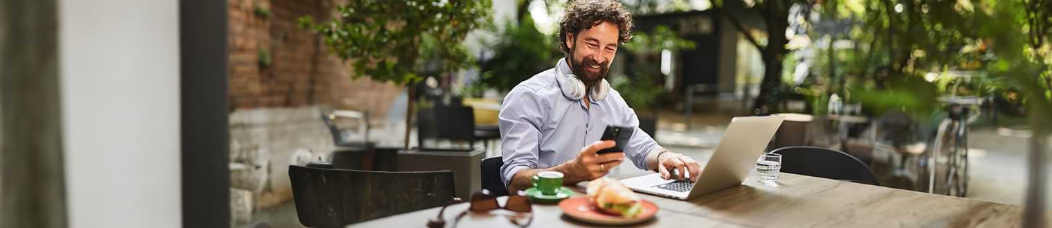 Premium Checking Account in Iowa for easy banking while working at a cafe.